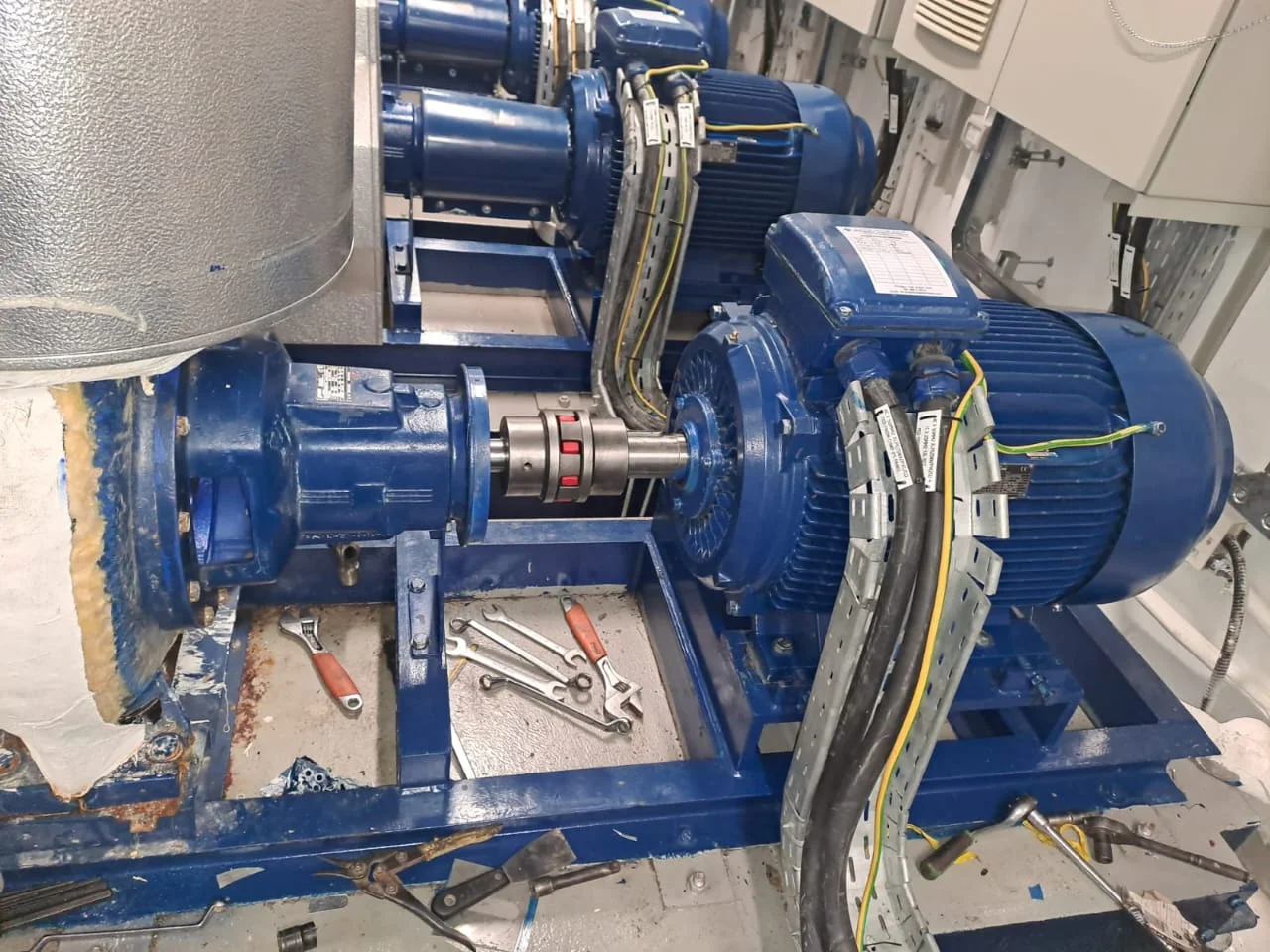 Motor-pump coupling alignment